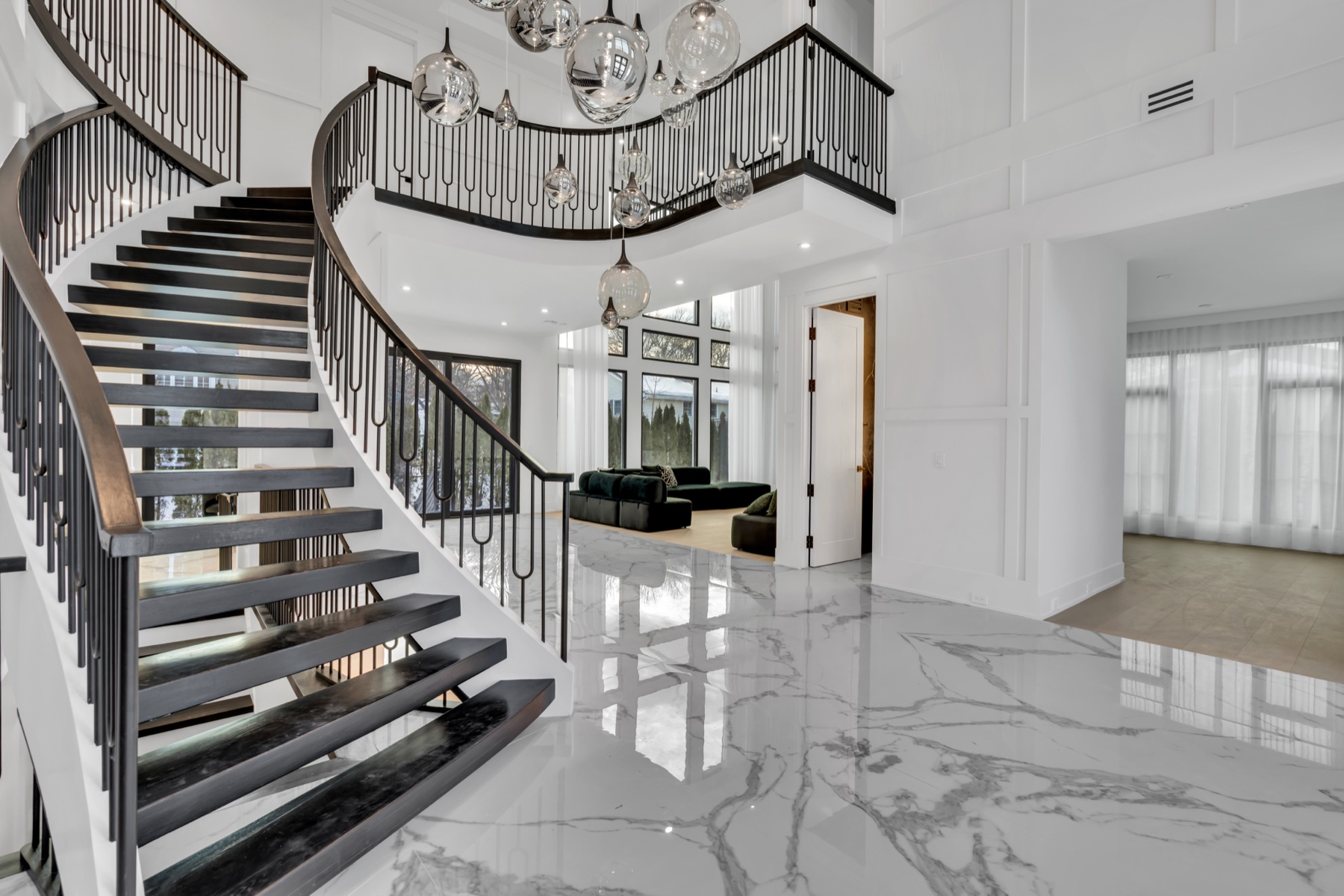 Custom interior construction by Força Builders